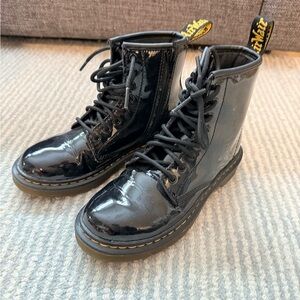 Dr. Martens Junior Girl - 1460 Patent Leather Boot - US1 - EUC
